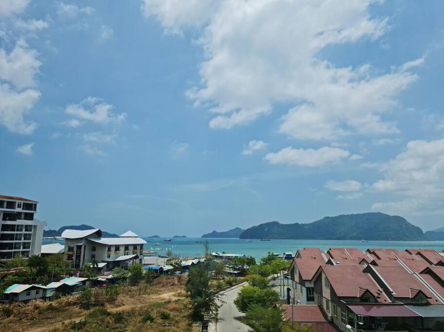Full Moon Apartment Kuah Exterior foto