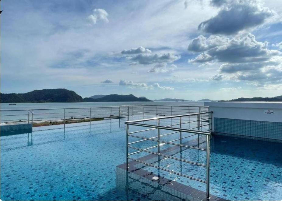 Full Moon Apartment Kuah Exterior foto